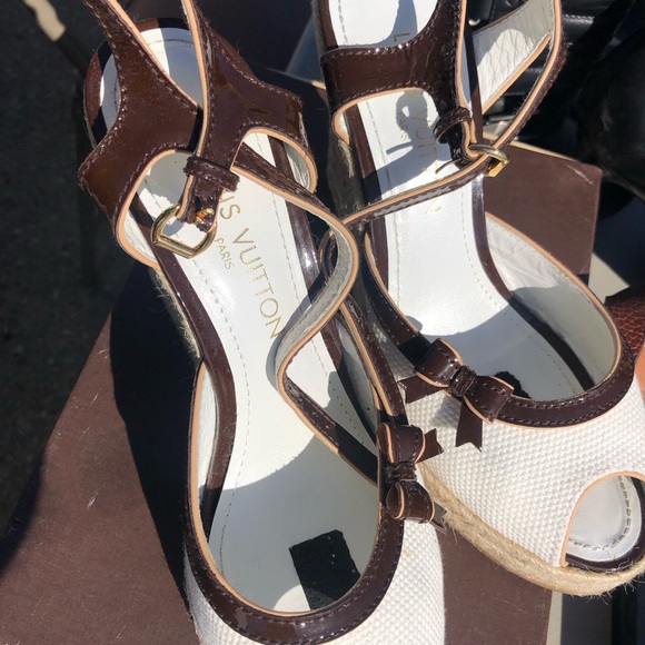 Louis Vuitton Wedge Sole Sandals Women's SIZE 8.5 - Picture 1 of 6